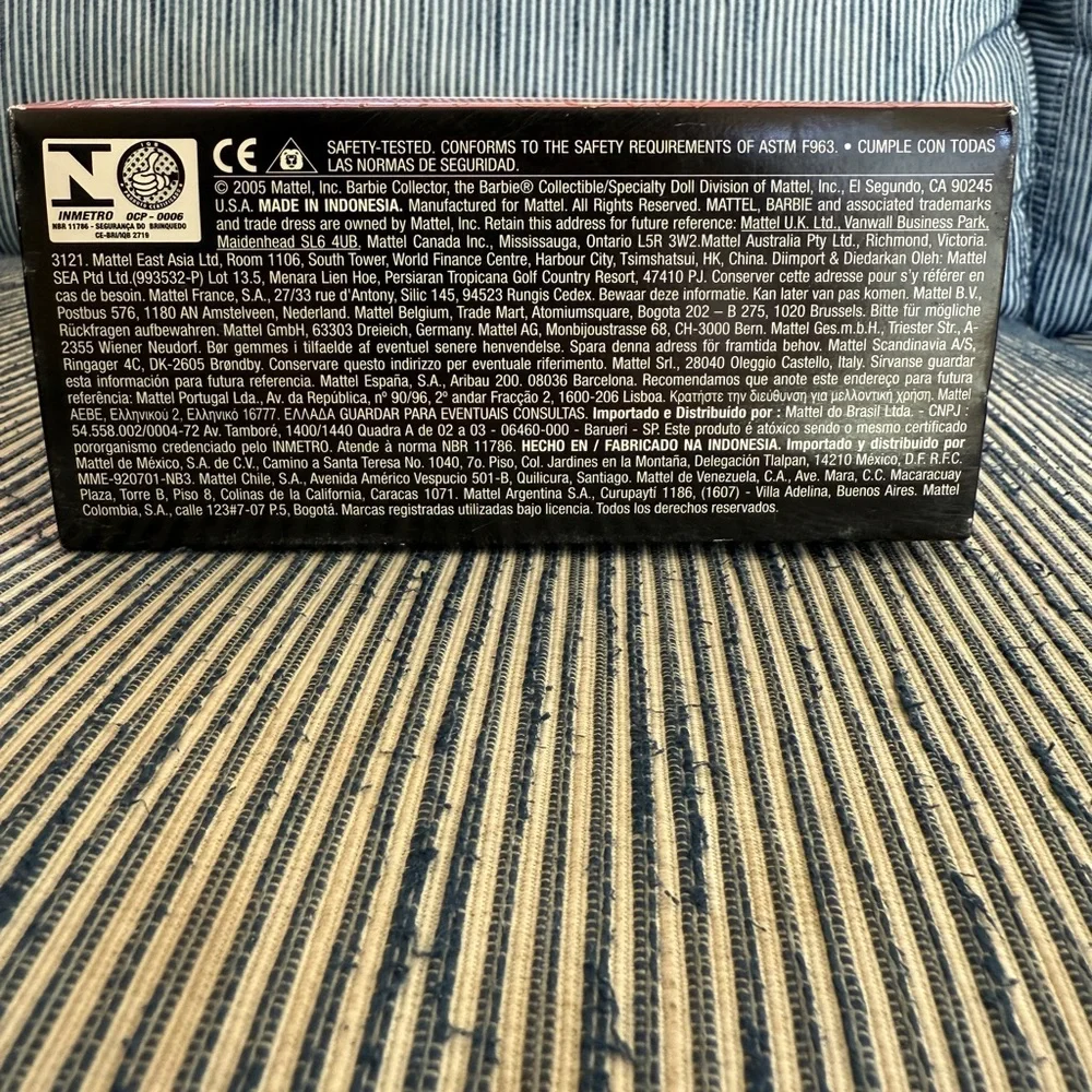 Barbie, Dolls of the World Princess of Holland 25th Anniversary Doll - Picture 5 of 5